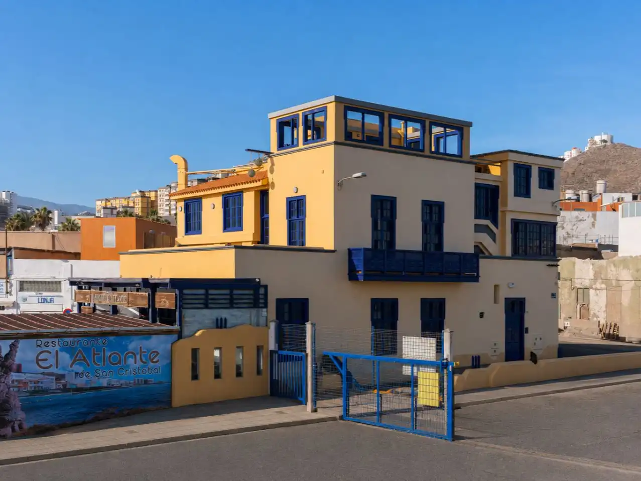 Casa o xalet en venda a San Cristóbal - Playa de la Laja Vista exterior de Casa o xalet en venda en Las Palmas de Gran Canaria amb Parquet, Terrassa i Traster