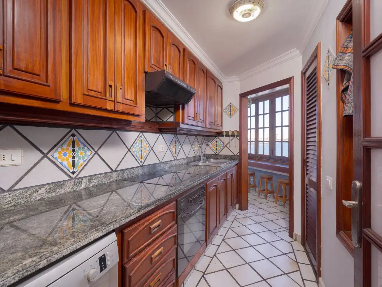 Casa o xalet en venda a San Cristóbal - Playa de la Laja Cuina de Casa o xalet en venda en Las Palmas de Gran Canaria amb Parquet, Terrassa i Traster