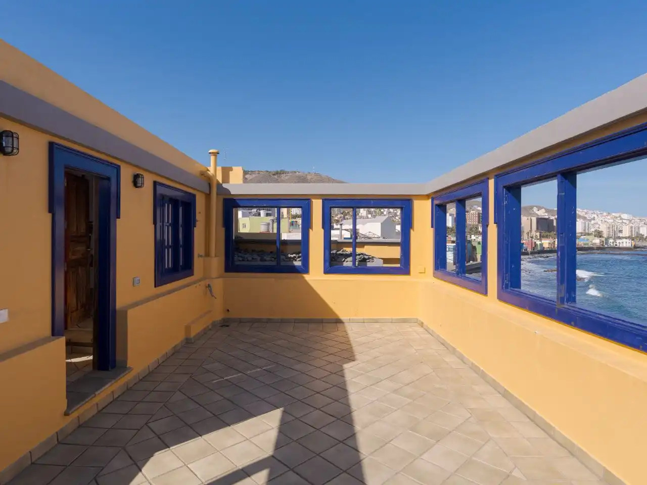 Casa o xalet en venda a San Cristóbal - Playa de la Laja Vista exterior de Casa o xalet en venda en Las Palmas de Gran Canaria amb Parquet, Terrassa i Traster