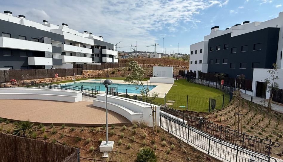 Piso en venta en Avenida Rocio Jurado, 18, Santa Isabel, Málaga Capital - imagen 1 Foto 1 de Piso en venta en Avenida Rocio Jurado, 18, Santa Isabel, Málaga Capital