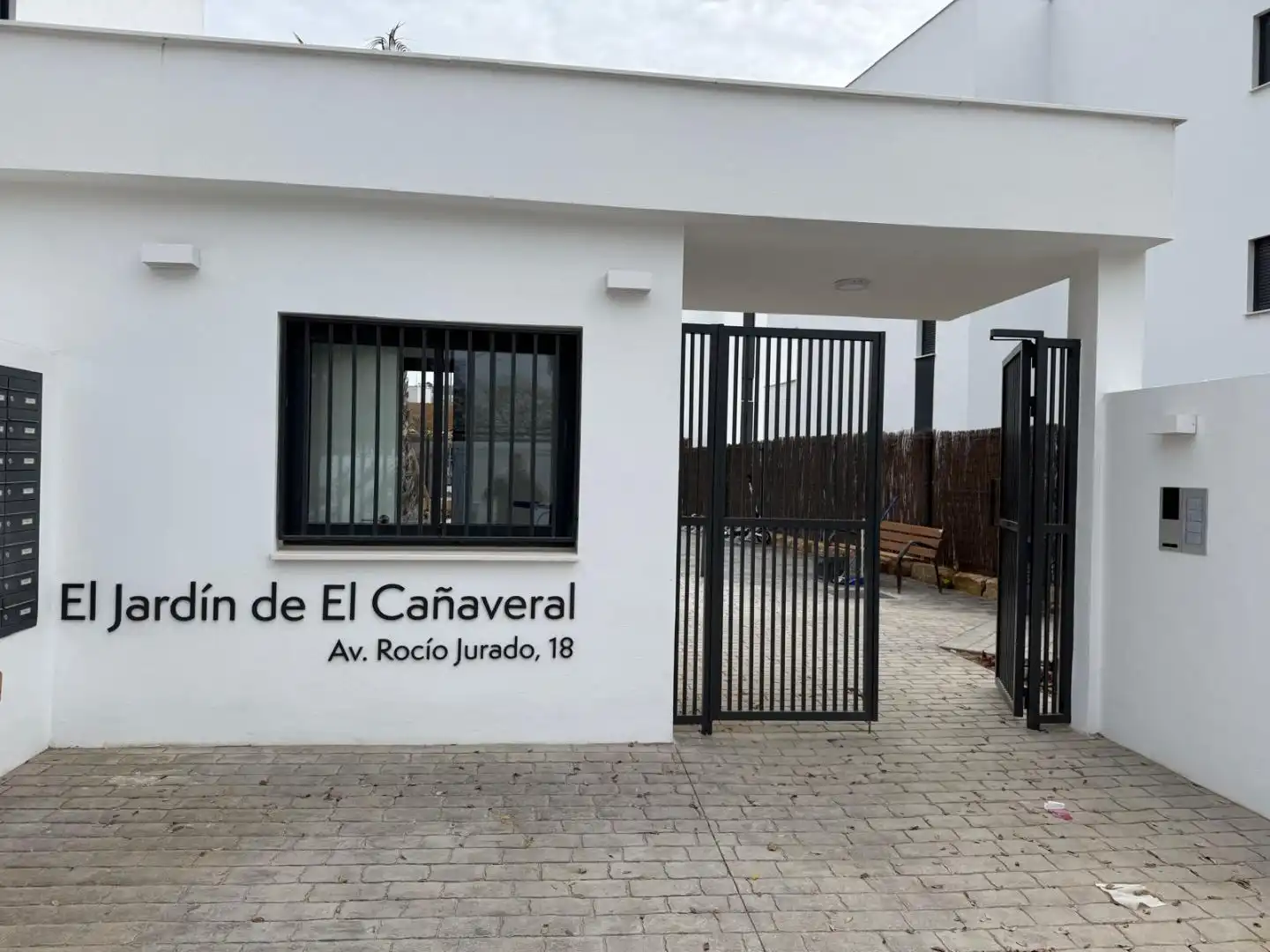 Flat for sale in Avenida Rocio Jurado, 18, Santa Isabel Exterior view of Flat for sale in Málaga with Air Conditioner, Heating and Parquet flooring