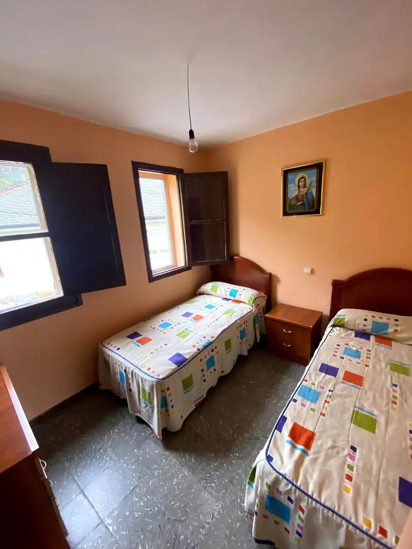 Dormitori de Casa o xalet en venda en Viana do Bolo amb Moblat i Balcó