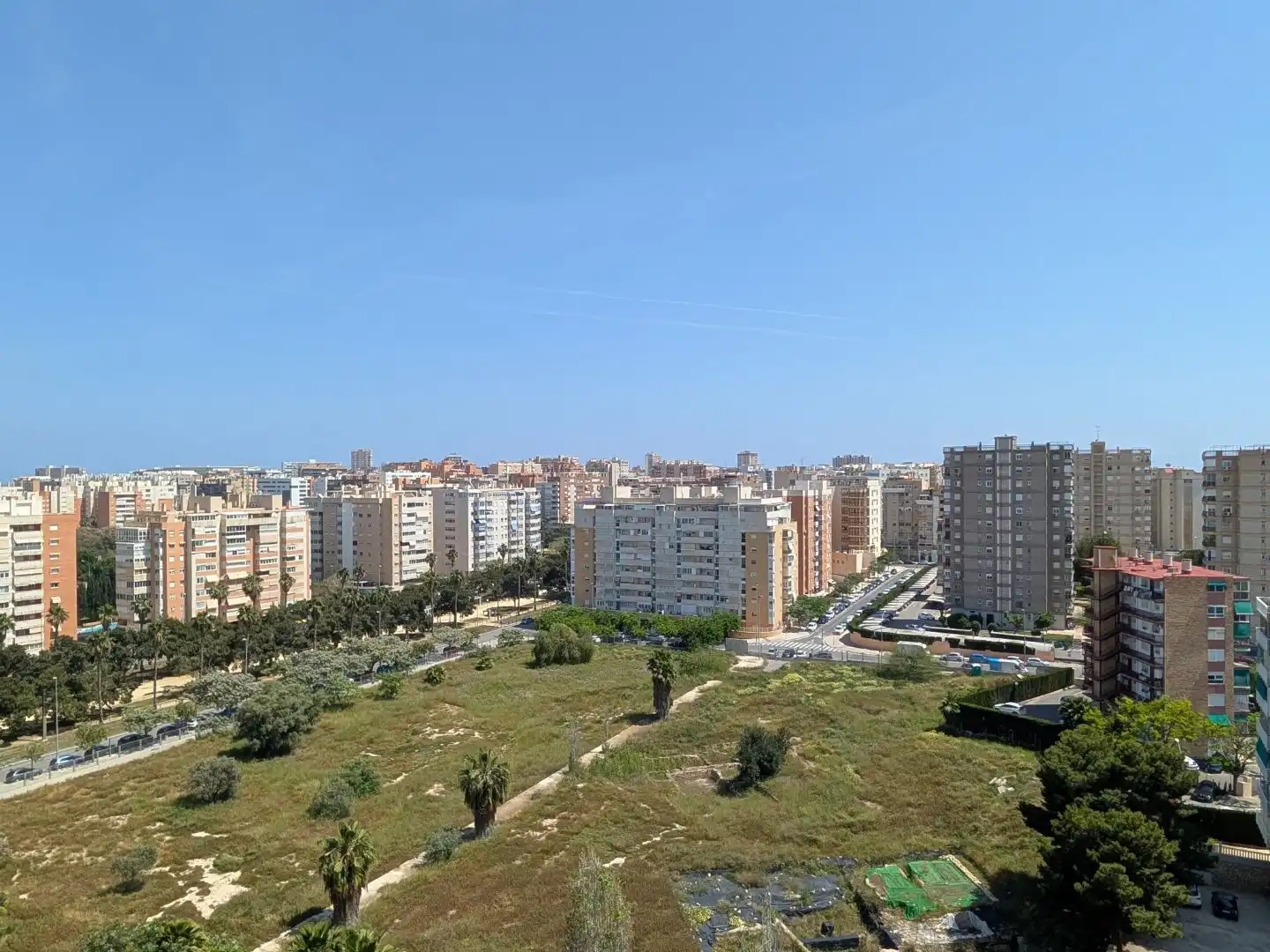 Vista exterior de Ático en venta en Alicante / Alacant con Aire acondicionado, Terraza y Piscina
