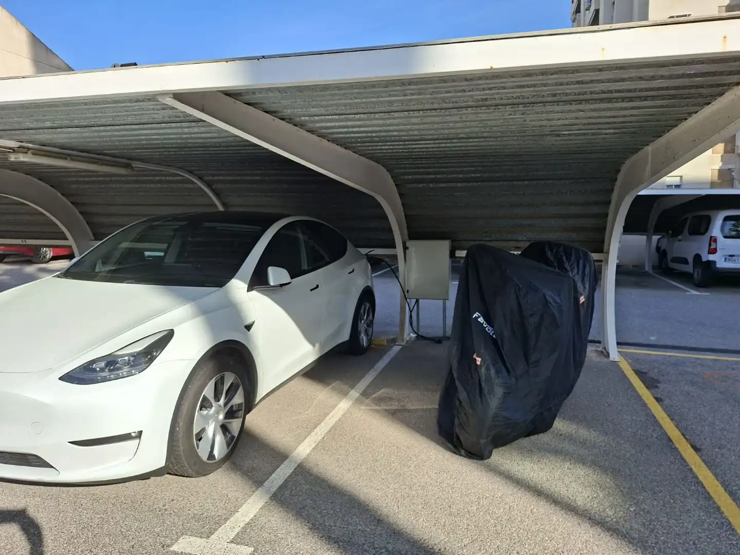 Parking de Ático en venta en Alicante / Alacant con Aire acondicionado, Terraza y Piscina
