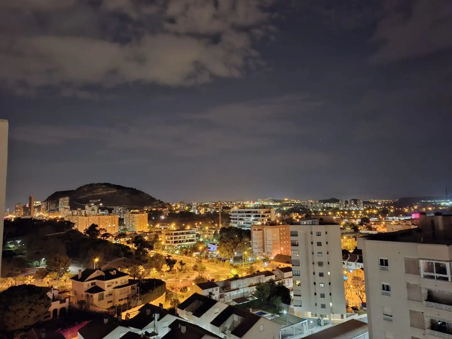 Vista exterior de Ático en venta en Alicante / Alacant con Aire acondicionado, Terraza y Piscina