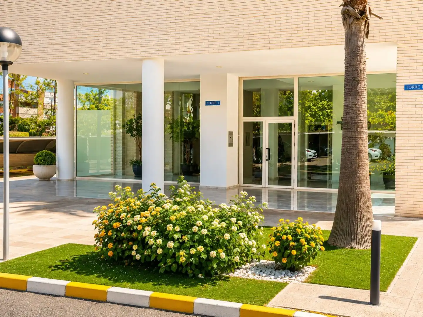 Vista exterior de Ático en venta en Alicante / Alacant con Aire acondicionado, Terraza y Piscina
