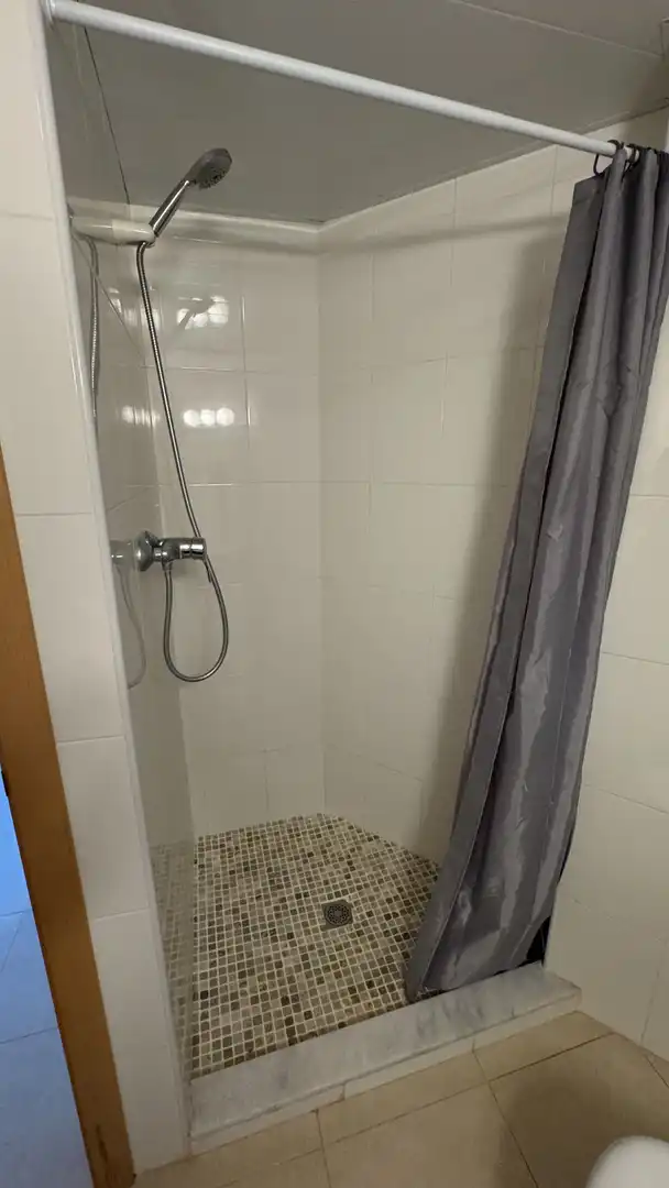Flat for rent in Carrer de l'Oli, 4, Casc Antic - Nou Cambrils Bathroom of Flat for rent in Cambrils with Air Conditioner, Heating and Furnished