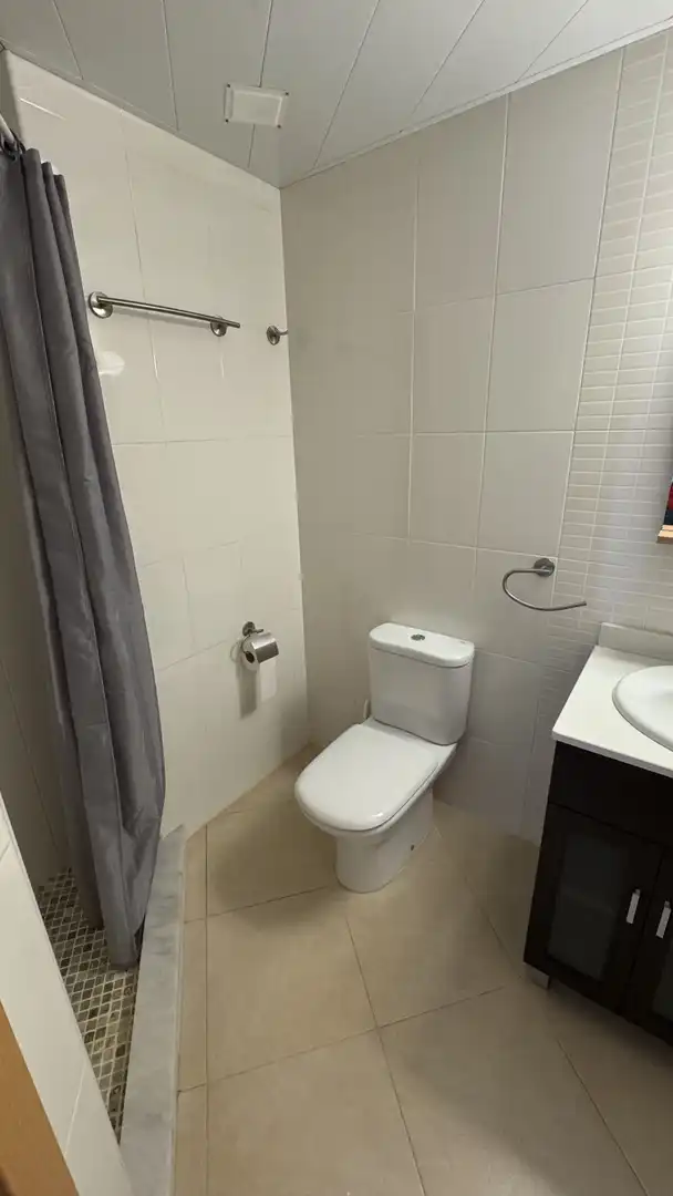 Flat for rent in Carrer de l'Oli, 4, Casc Antic - Nou Cambrils Bathroom of Flat for rent in Cambrils with Air Conditioner, Heating and Furnished