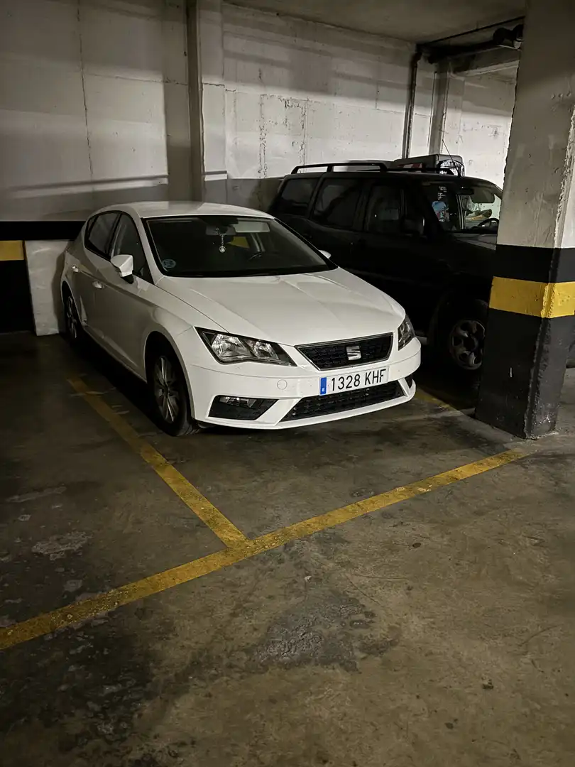 Parkplatz von Garage zum Verkauf in Sevilla