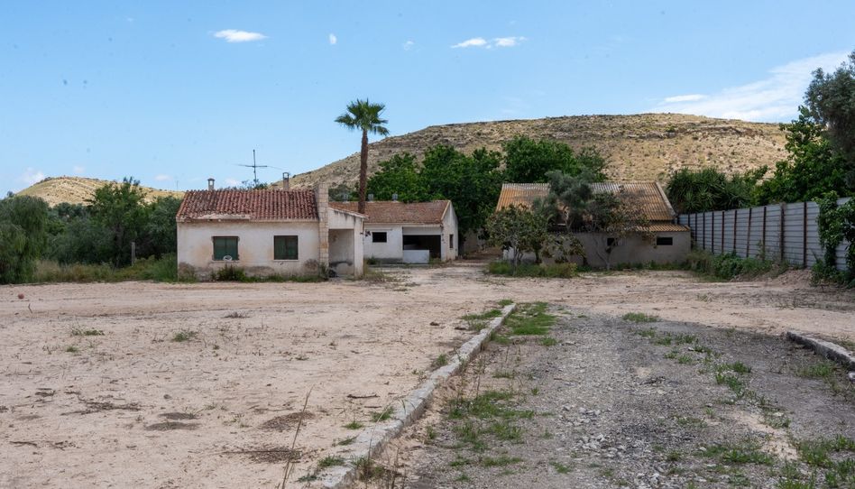 Finca rústica en venta en Juan XXIII, Alicante / Alacant - imagen 1 Foto 1 de Finca rústica en venta en Juan XXIII, Alicante / Alacant