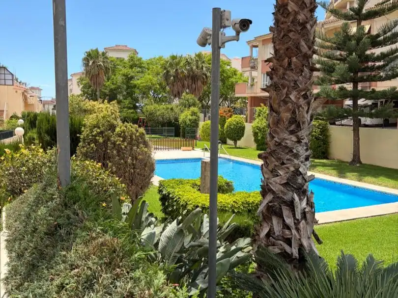 Jardín de Piso de alquiler en Benalmádena con Aire acondicionado, Terraza y Piscina