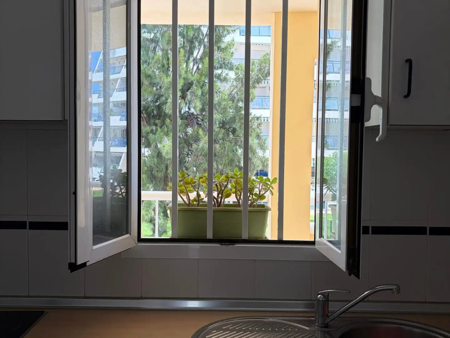 Flat for rent in Calle Ancla, 3, Zona Centro Comercial Torrequebrada Balcony of Flat for rent in Benalmádena with Air Conditioner, Terrace and Swimming Pool