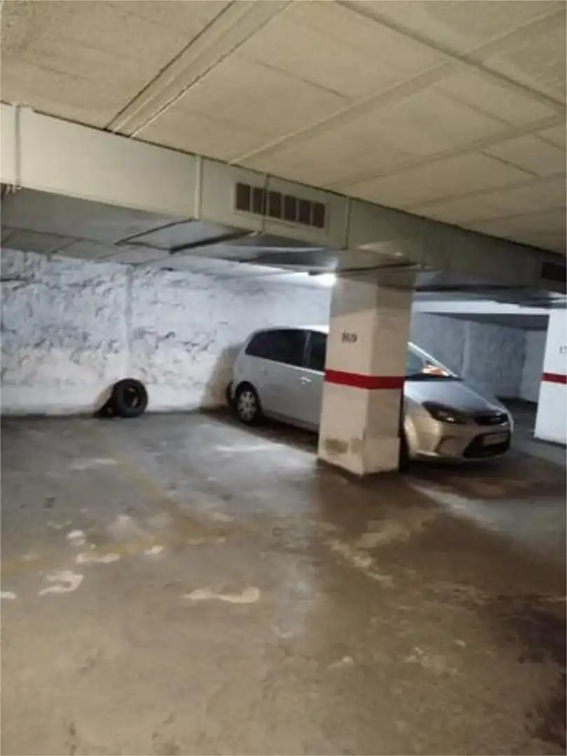 Aparcament de Garatge de lloguer en Santa Coloma de Gramenet