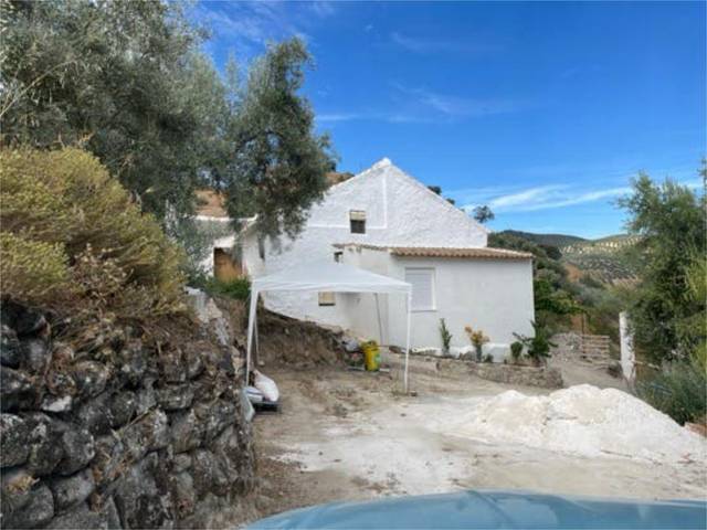 Casa-chalet en Venta en Iznájar