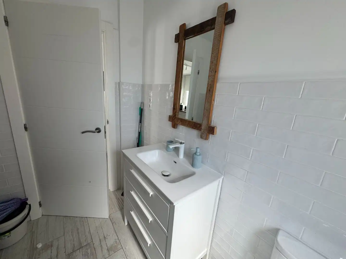 Bathroom of Flat for sale in Villajoyosa / La Vila Joiosa  with Air Conditioner, Furnished and Balcony