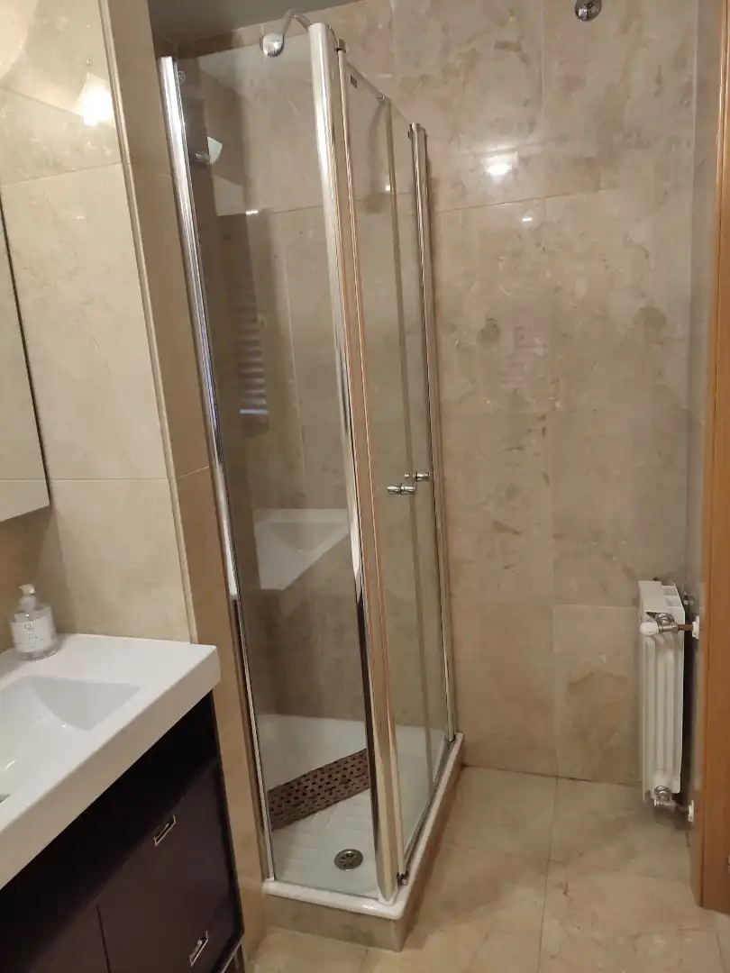 Bathroom of Duplexes for rent in Toledo  with Air Conditioner, Heating and Parquet flooring