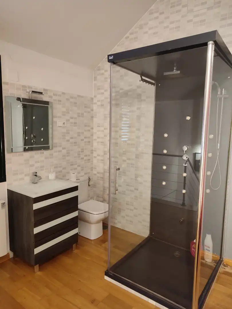 Bathroom of Duplexes for rent in Toledo  with Air Conditioner, Heating and Parquet flooring
