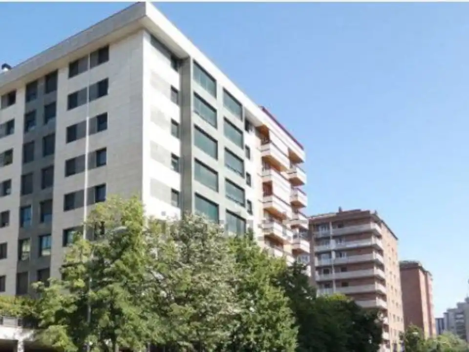 Piso en venta en Calle del Monasterio de Urdax, 28, San Juan Vista exterior de Piso en venta en Pamplona / Iruña con Aire acondicionado, Calefacción y Parquet
