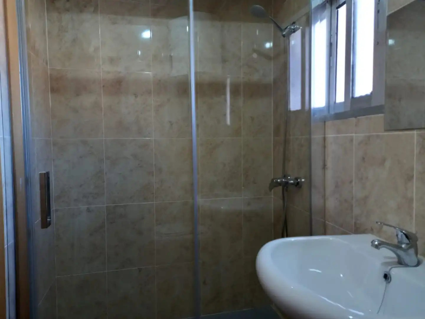Badezimmer von Wohnung zum Verkauf in Cabezabellosa mit Klimaanlage, Terrasse und Balkon