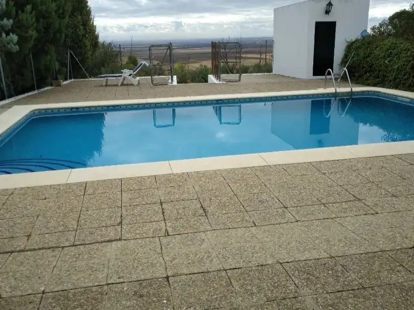 Schwimmbecken von Wohnung zum Verkauf in Carmona mit Klimaanlage, Heizung und Privatgarten