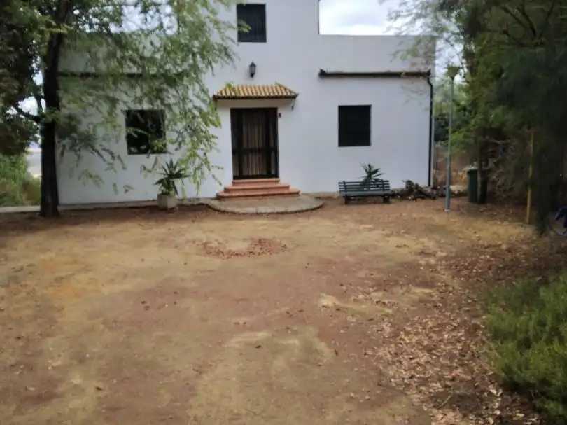 Wohnung zum Verkauf in Carmona mit Klimaanlage, Heizung und Privatgarten