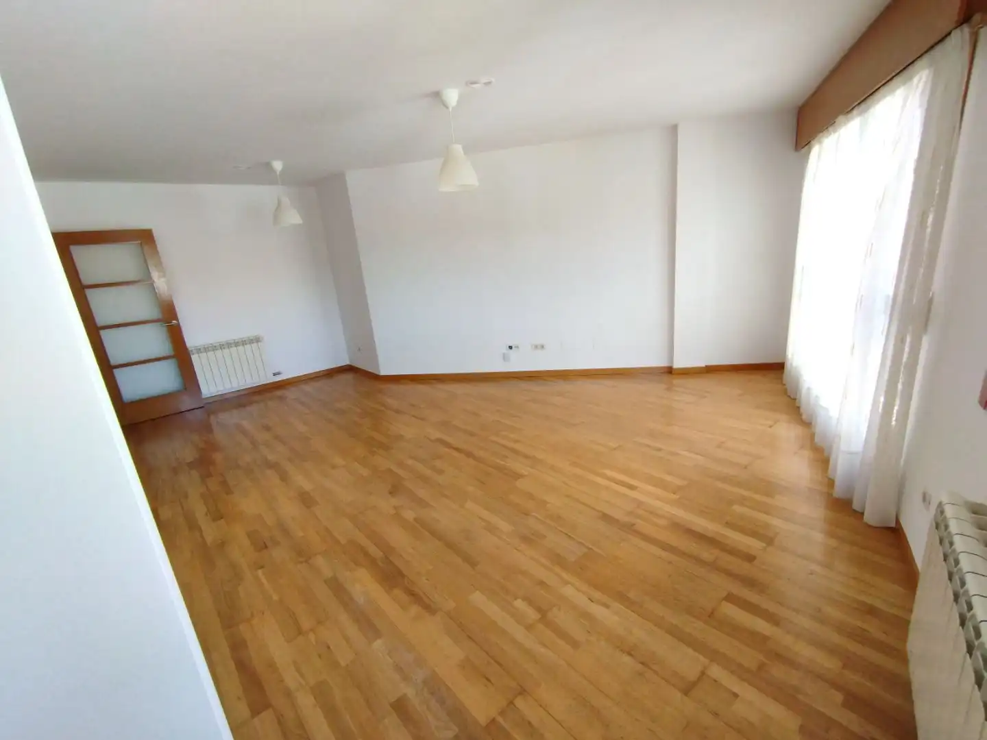Sala de estar de Piso en venta en Arteixo con Calefacción, Parquet y Terraza