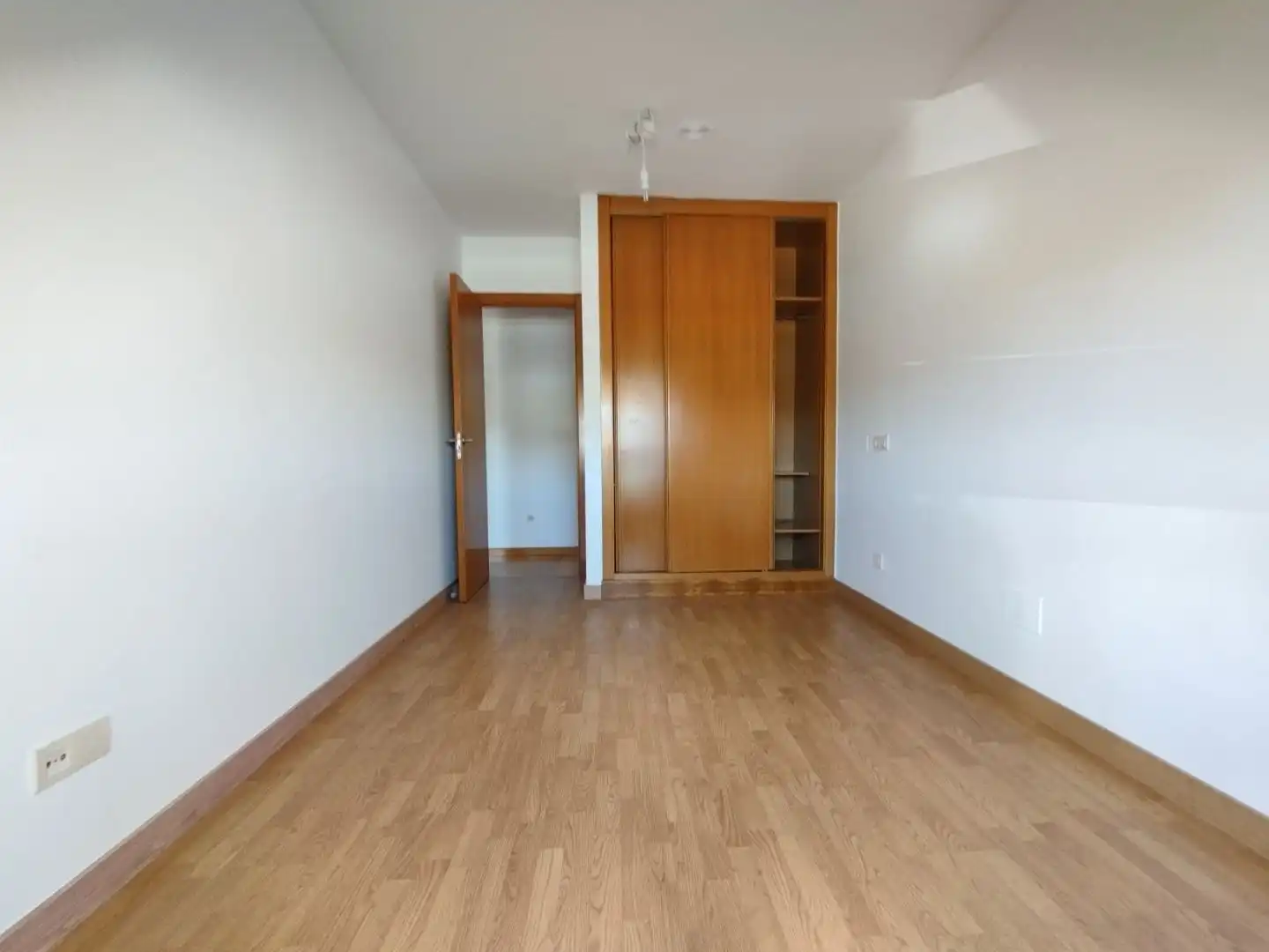 Habitación de Piso en venta en Arteixo con Calefacción, Parquet y Terraza