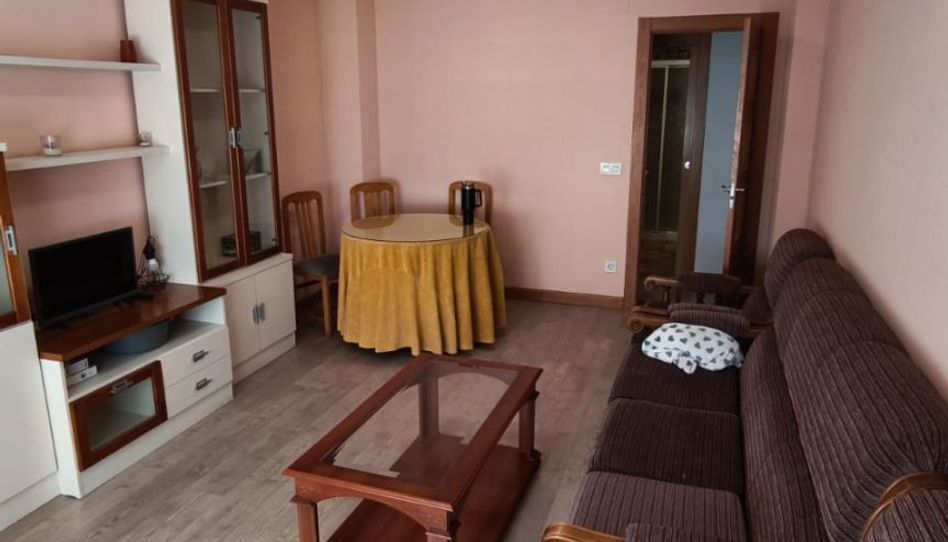 Flat for rent in Calle Pérez Oliva, 22, Labradores, Salamanca Capital - image 1 Photo 1 of Flat for rent in Calle Pérez Oliva, 22, Labradores, Salamanca Capital