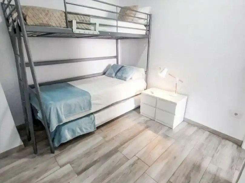 Habitación de Piso de alquiler en Rota con Aire acondicionado, Amueblado y Balcón