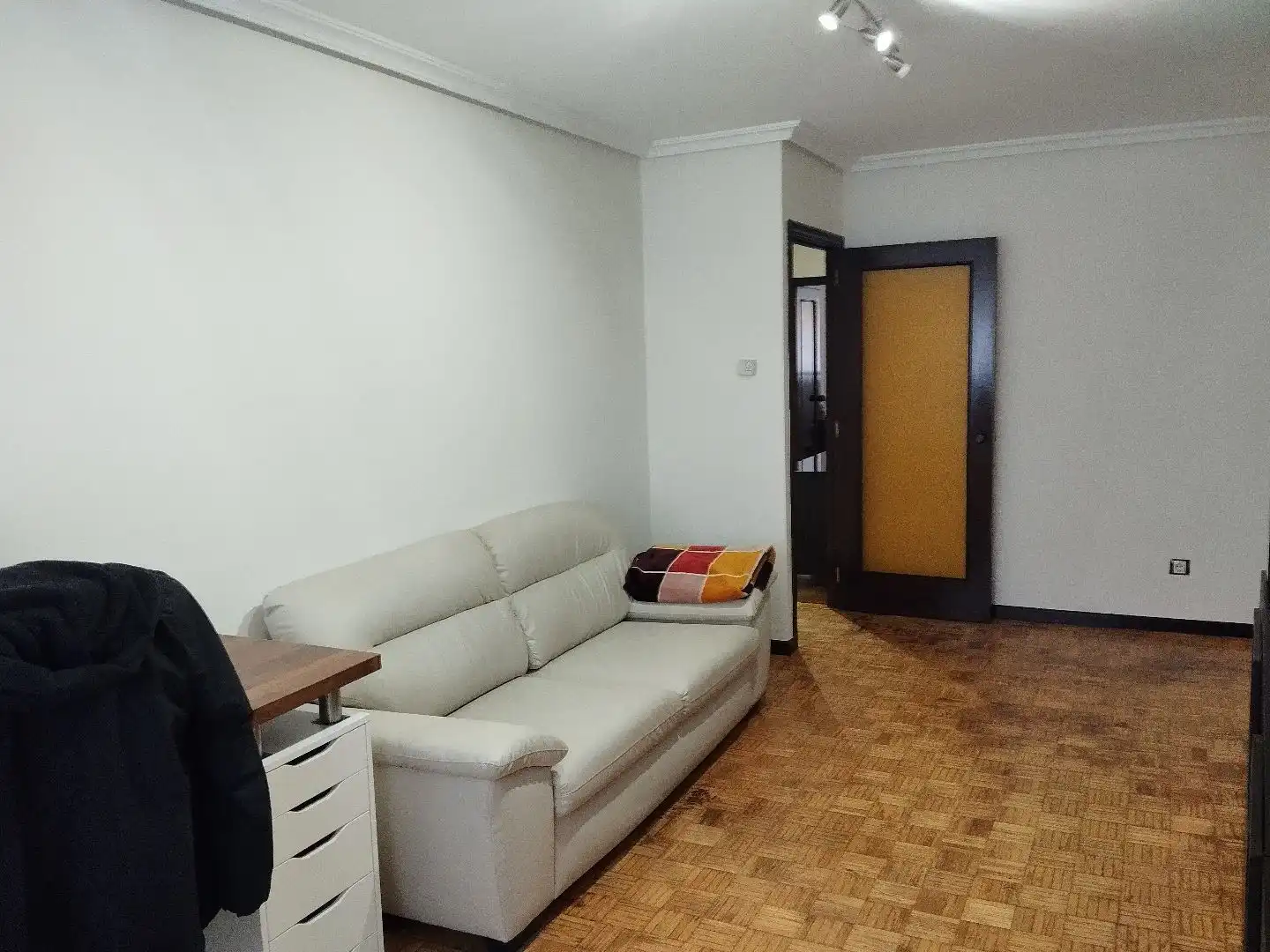 Flat for sale in Calle Favila, 19, Parque del Oeste Living room of Flat for sale in Oviedo with Heating, Parquet flooring and Terrace