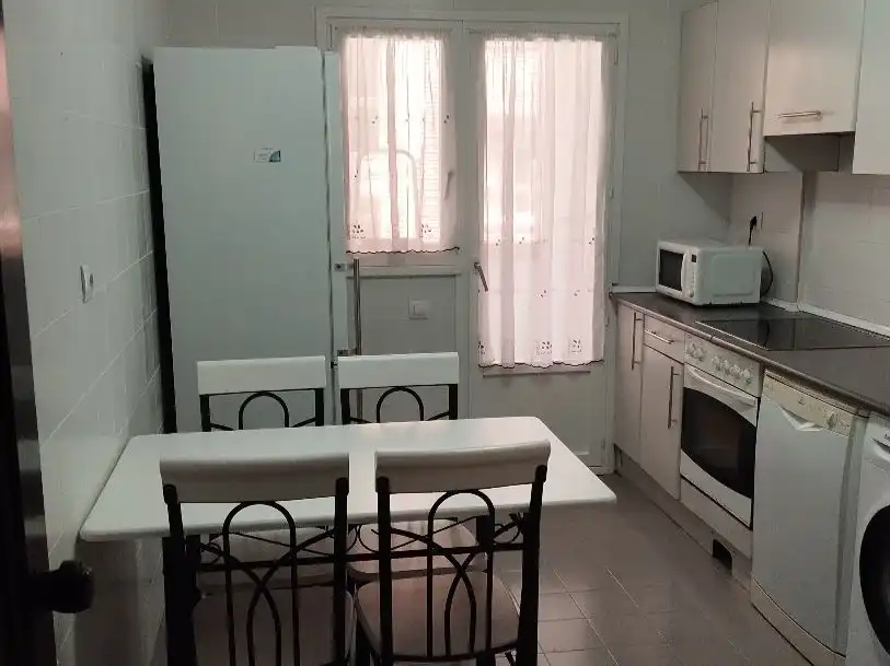 Flat for sale in Calle Favila, 19, Parque del Oeste Kitchen of Flat for sale in Oviedo with Heating, Parquet flooring and Terrace
