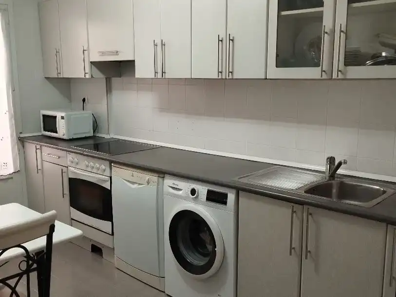 Flat for sale in Calle Favila, 19, Parque del Oeste Kitchen of Flat for sale in Oviedo with Heating, Parquet flooring and Terrace