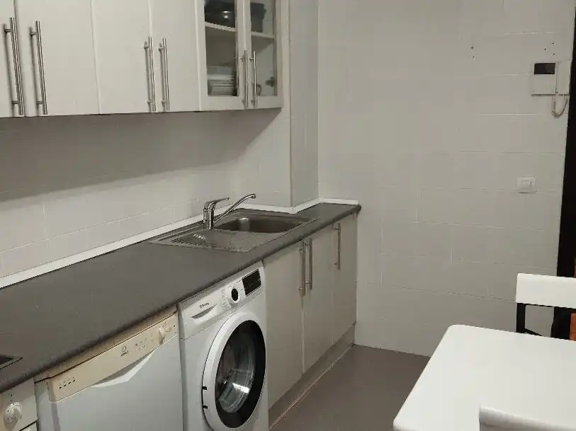 Flat for sale in Calle Favila, 19, Parque del Oeste Kitchen of Flat for sale in Oviedo with Heating, Parquet flooring and Terrace