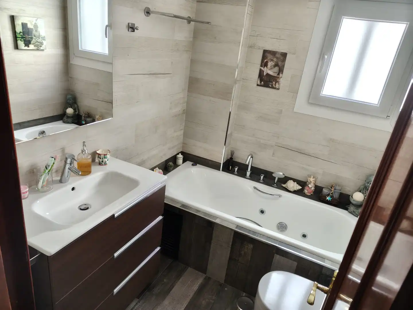 Bathroom of Flat for sale in  Madrid Capital  with Air Conditioner and Swimming Pool