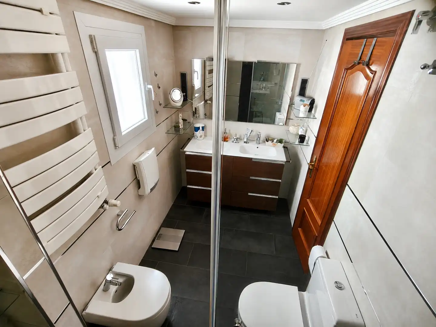 Bathroom of Flat for sale in  Madrid Capital  with Air Conditioner and Swimming Pool