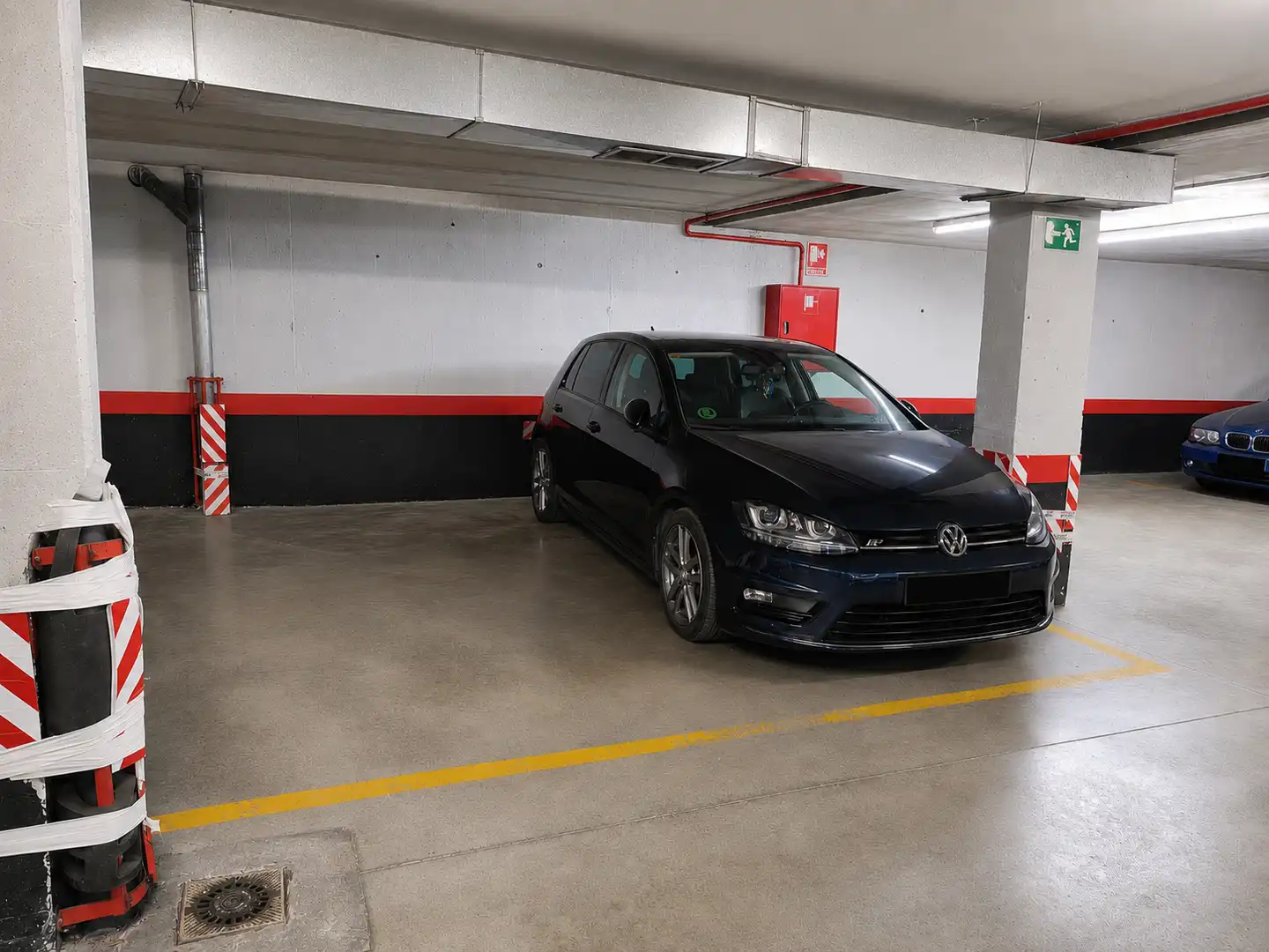 Parking of Flat for sale in  Madrid Capital  with Air Conditioner and Swimming Pool