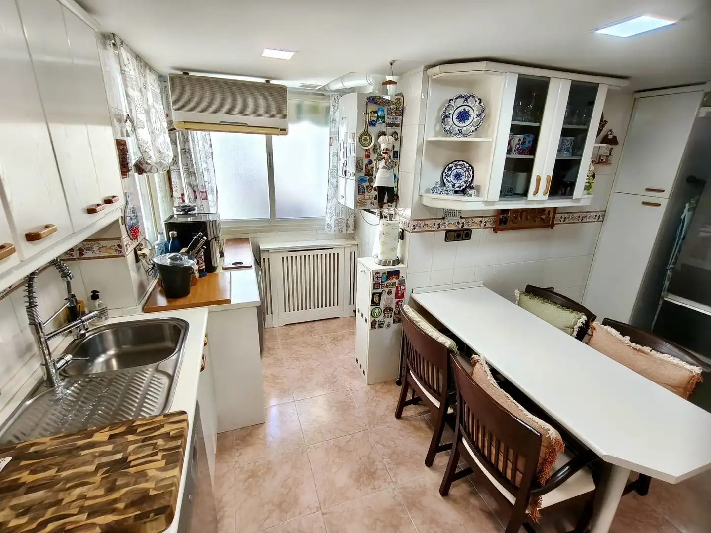 Kitchen of Flat for sale in  Madrid Capital  with Air Conditioner and Swimming Pool