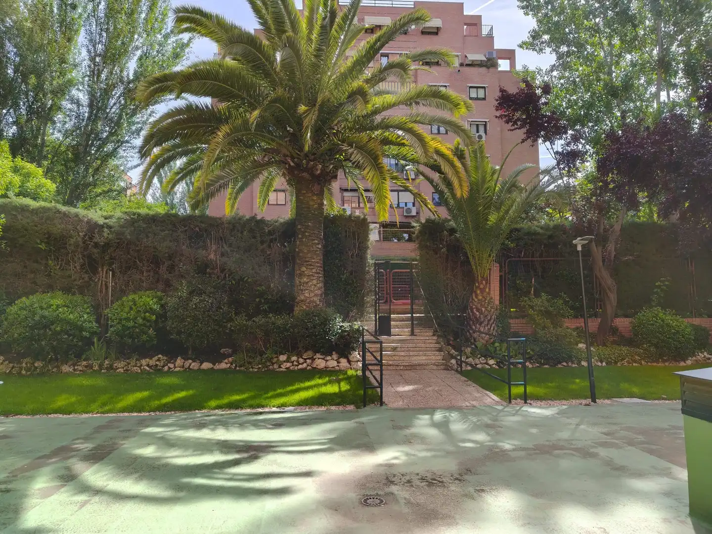 Exterior view of Flat for sale in  Madrid Capital  with Air Conditioner and Swimming Pool