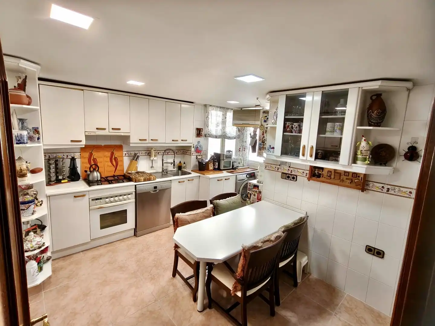 Kitchen of Flat for sale in  Madrid Capital  with Air Conditioner and Swimming Pool