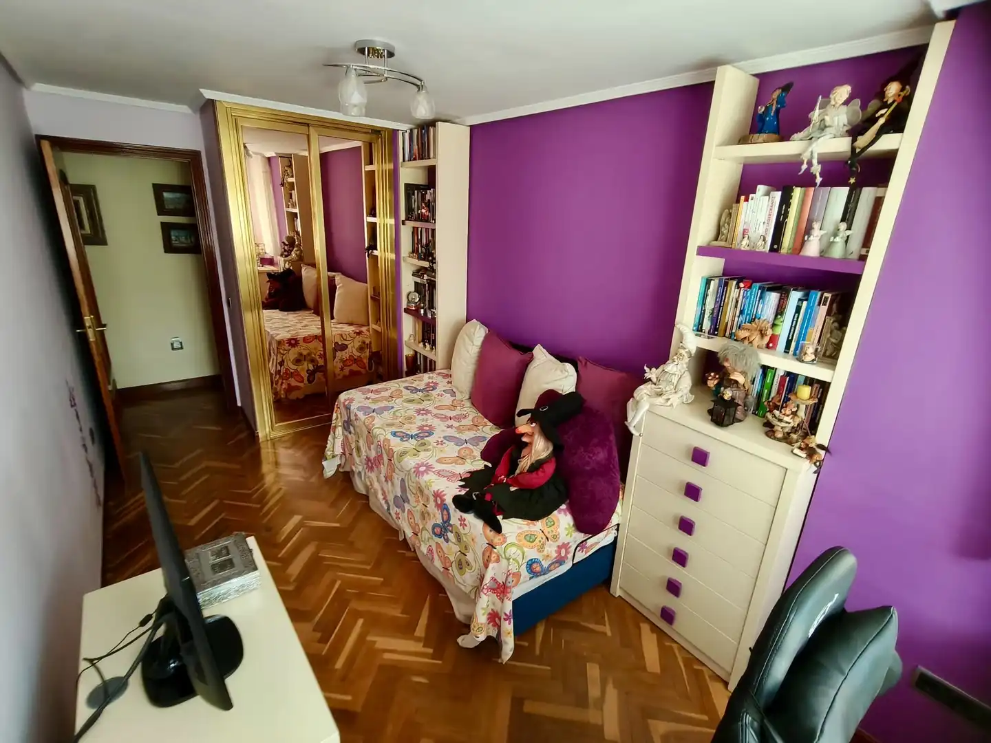 Bedroom of Flat for sale in  Madrid Capital  with Air Conditioner and Swimming Pool
