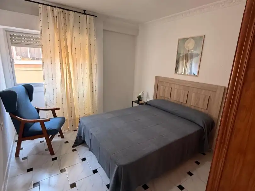 Habitación de Piso para compartir en Almería con Amueblado
