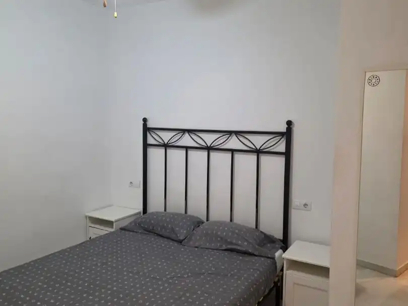 Bedroom of Flat for rent in Sevilla  with Air Conditioner, Heating and Storage room