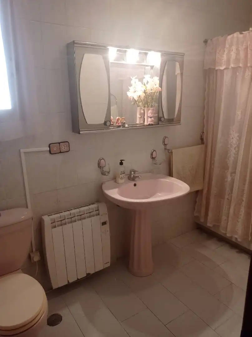 Badezimmer von Wohnung zur Miete in Mancha Real mit Klimaanlage, Heizung und Terrasse