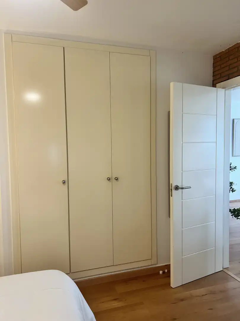 Apartament de lloguer a Calle Arces, 13, Cerrado de Calderón - Hacienda Paredes Dormitori de Apartament de lloguer en Málaga amb Aire condicionat, Parquet i Terrassa