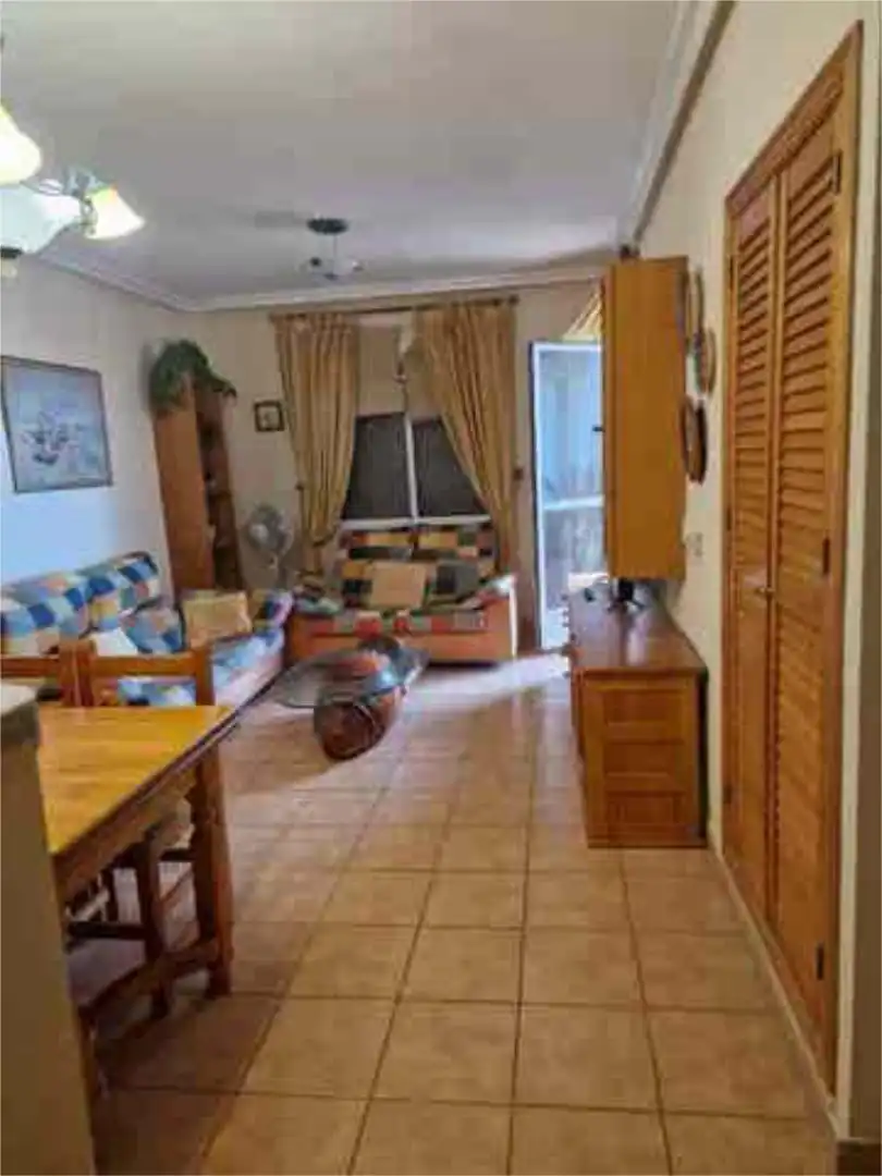 Apartamento de alquiler en Aguas Nuevas Sala de estar de Apartamento de alquiler en Torrevieja con Calefacción, Jardín privado y Terraza