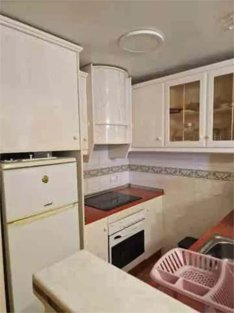Apartamento de alquiler en Aguas Nuevas Cocina de Apartamento de alquiler en Torrevieja con Calefacción, Jardín privado y Terraza