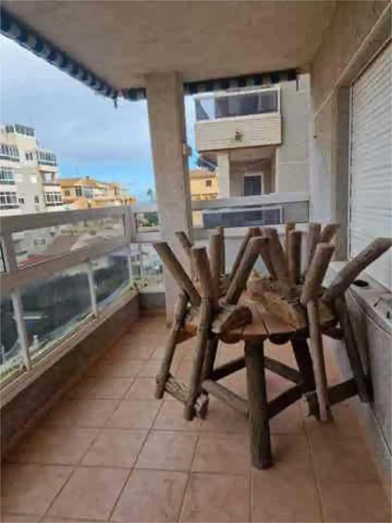 Apartamento de alquiler en Aguas Nuevas Terraza de Apartamento de alquiler en Torrevieja con Calefacción, Jardín privado y Terraza