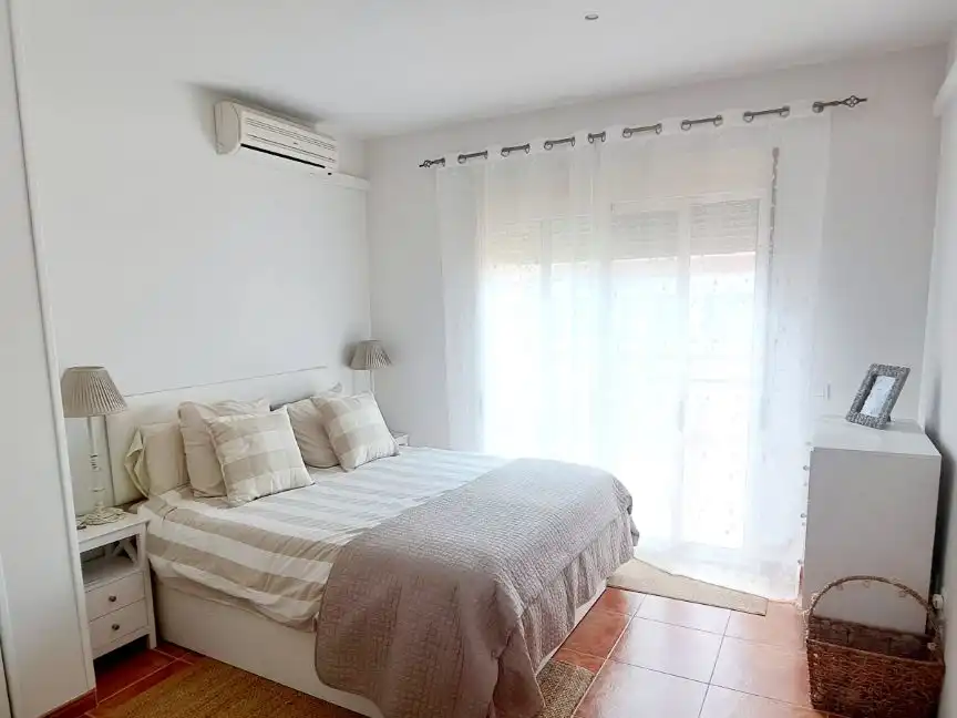 Maisonette zum Verkauf in Carrer Monturiol, 10, Alcanar Schlafzimmer von Maisonette zum Verkauf in Alcanar mit Klimaanlage und Terrasse