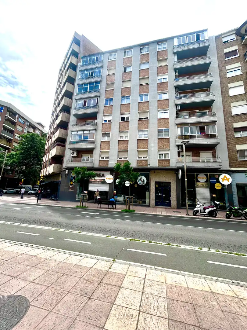 Exterior view of Flat for sale in  Zaragoza Capital  with Air Conditioner and Terrace