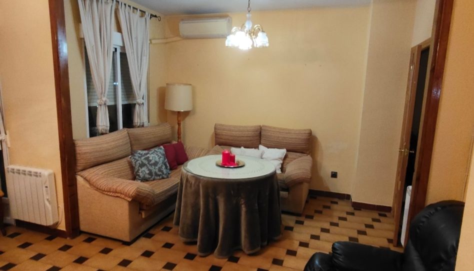 Piso en venta en Avenida Ramón y Cajal, 4, Úbeda, Jaén - imagen 1 Foto 1 de Piso en venta en Avenida Ramón y Cajal, 4, Úbeda, Jaén